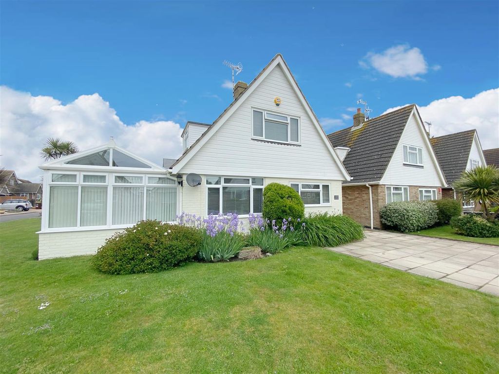3 bed detached house for sale in Doone End, Ferring, Worthing BN12 Zoopla