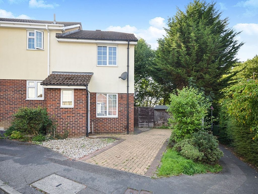 2 bed semidetached house to rent in Willow Rise, Downswood, Maidstone
