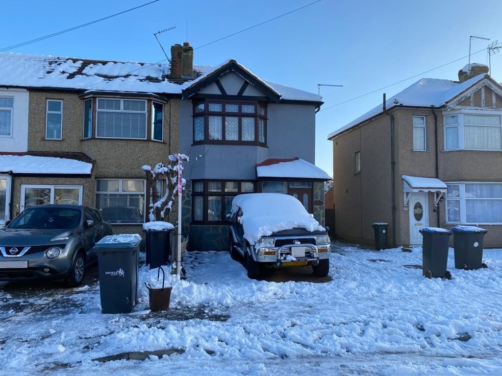 3 bed end terrace house for sale in Windsor Road, Enfield EN3 Zoopla