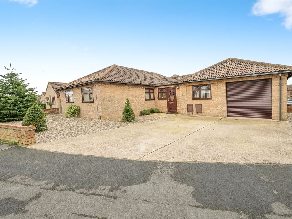 4 bed detached bungalow for sale in Fairisle Drive, CaisterOnSea