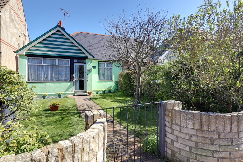 2 bed semidetached bungalow for sale in Nelson Road, Whitstable CT5 Zoopla