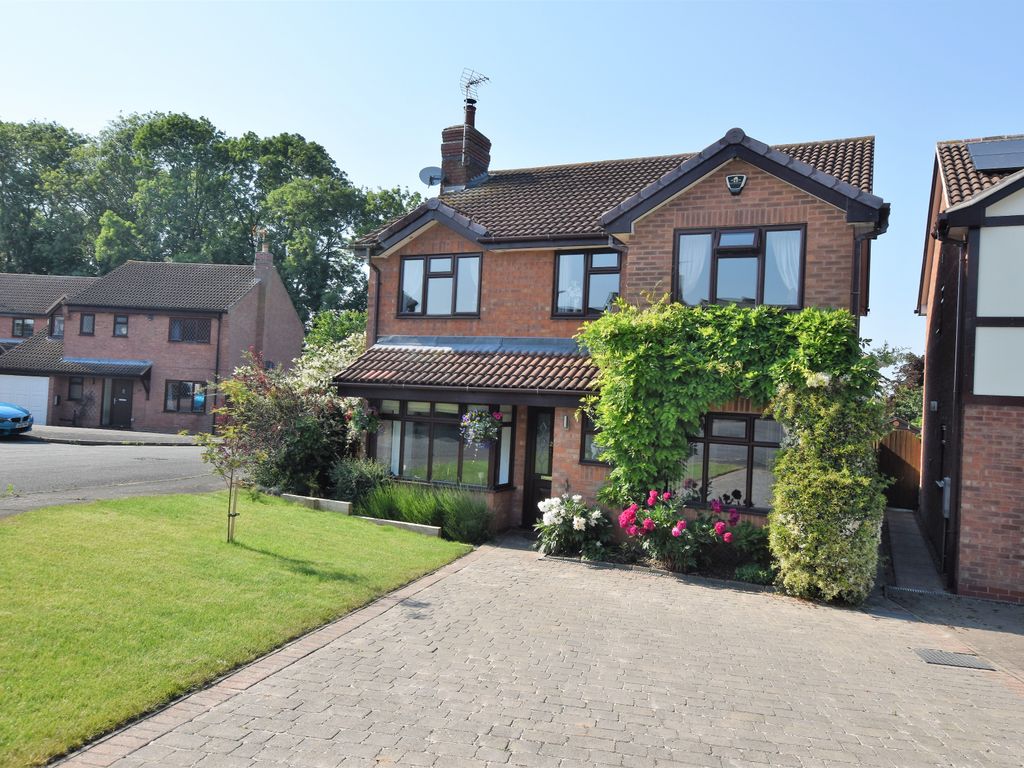 4 bed detached house for sale in St. Leonards Close, Burton On The