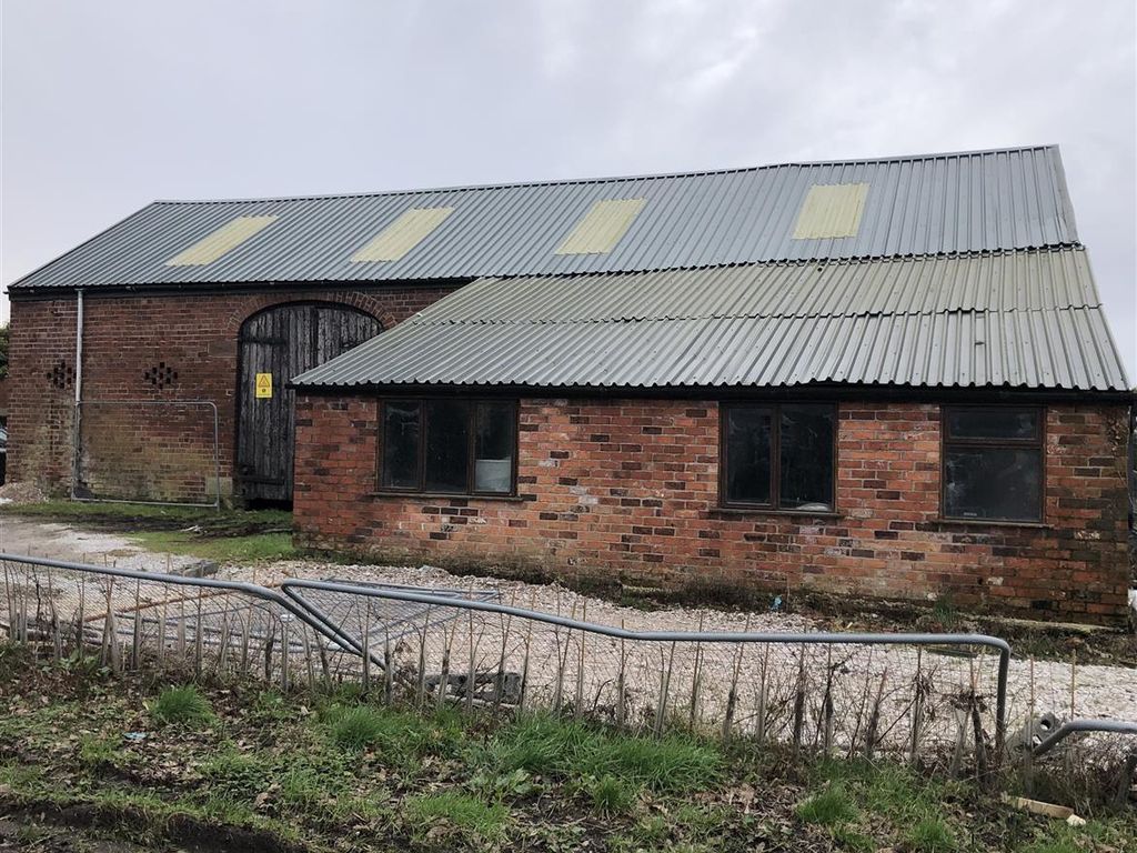 4 bed barn conversion for sale in Ulnes Walton Lane, Leyland PR26, £