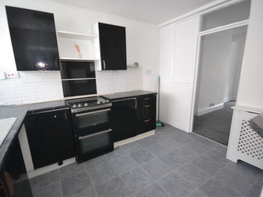 3 bed terraced house to rent in Brecon Street, Hull HU8, £575 pcm Zoopla