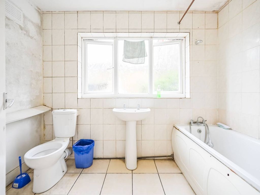 3 bed terraced house for sale in Hilda Road E16, Plaistow, London,, £