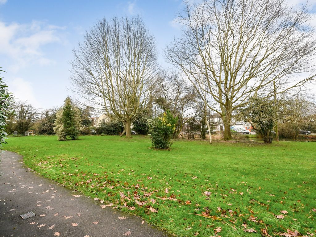 3 bed terraced house for sale in Swan Walk, Kelvedon Hatch, Brentwood CM15, £325,000 Zoopla