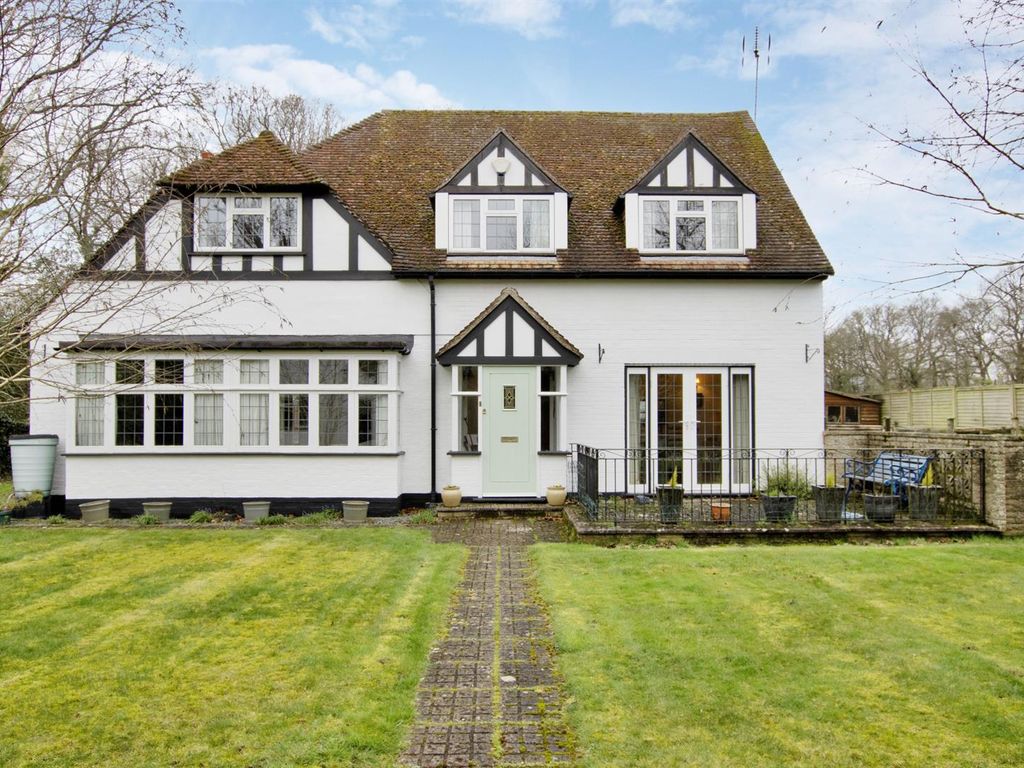 5 bed detached house for sale in Vines Lane, Hildenborough, Tonbridge TN11, £985,000 Zoopla