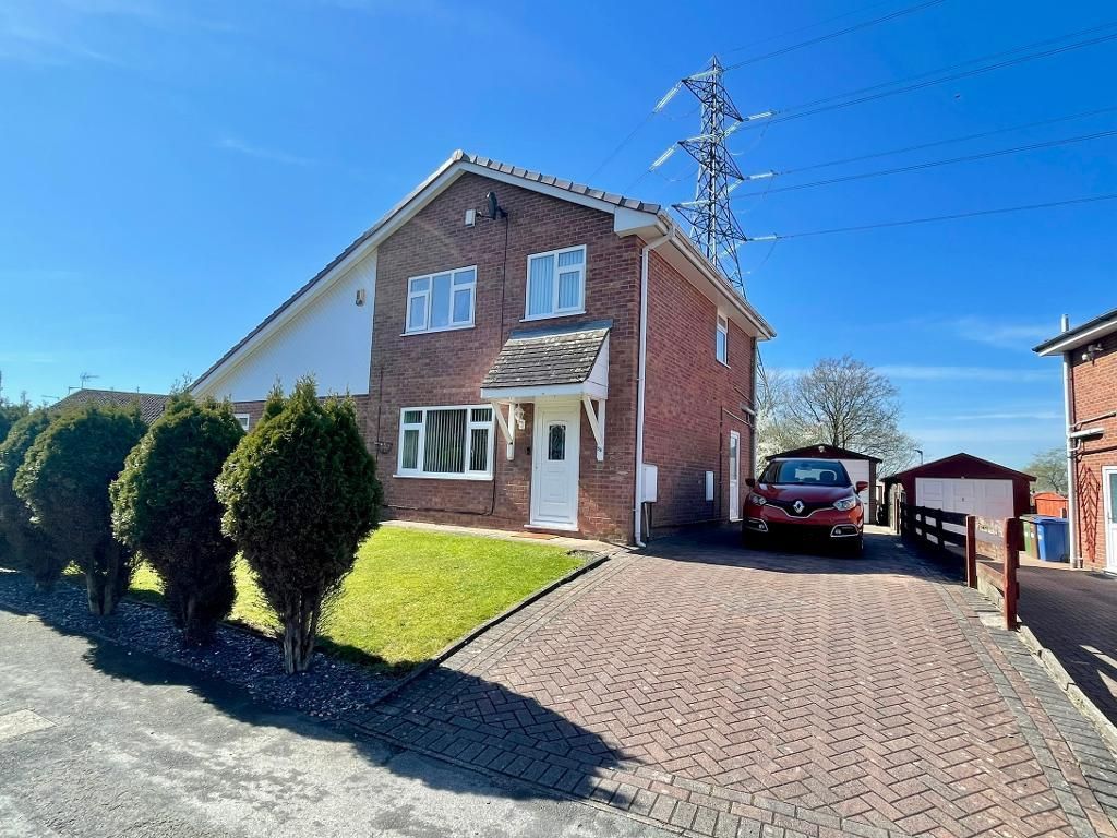 3 bed semidetached house to rent in Shearwater Road, Offerton
