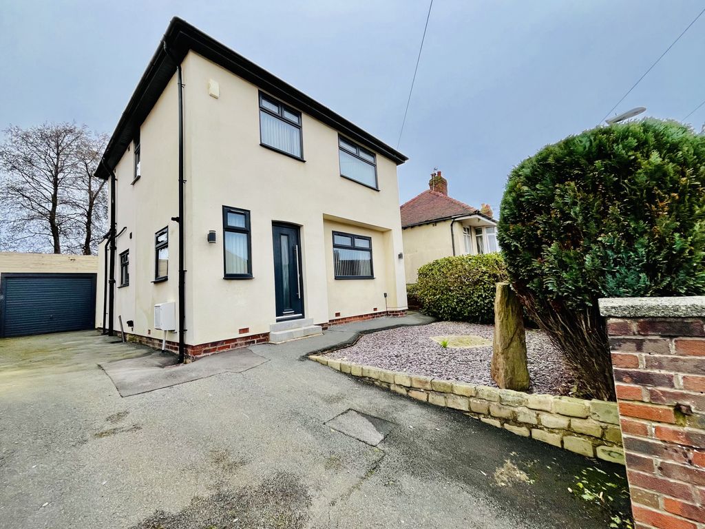 3 bed detached house to rent in Baines Avenue, Highfurlong, Blackpool FY3, £1,000 pcm Zoopla