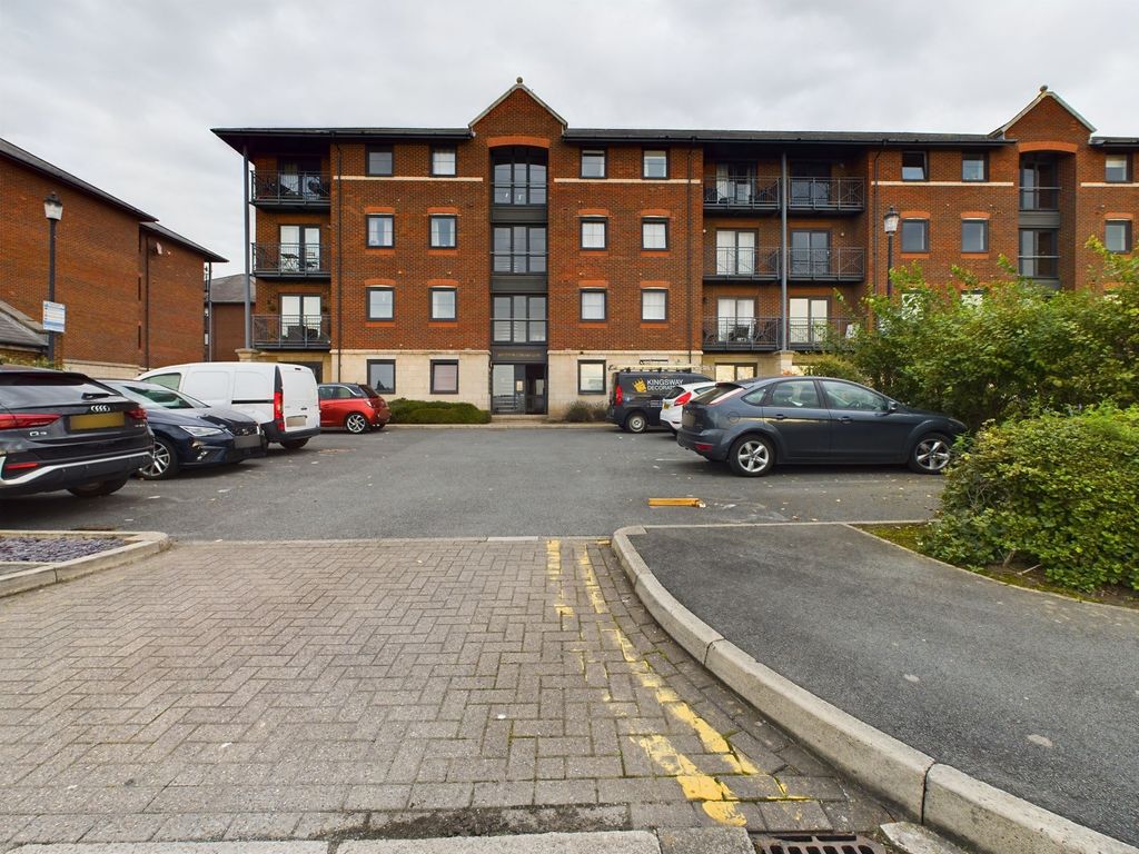 2 bed flat for sale in Waterloo Road, Waterloo Quay Waterloo Road L3, £160,000 Zoopla