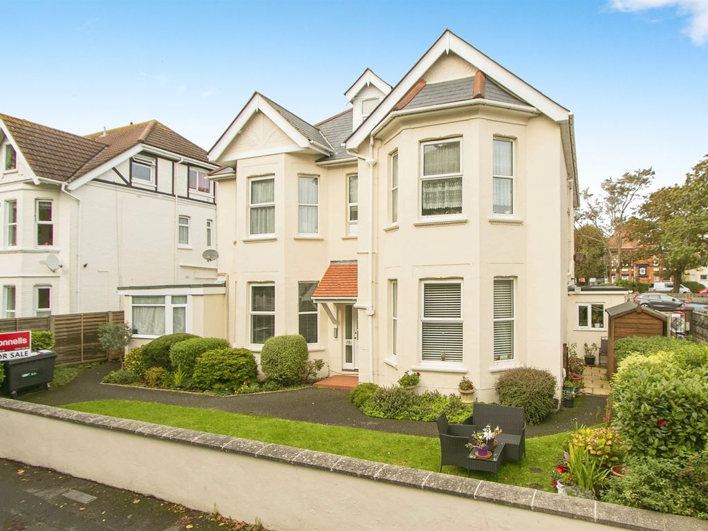 2 bed flat for sale in Argyll Road, Bournemouth BH5, £220,000