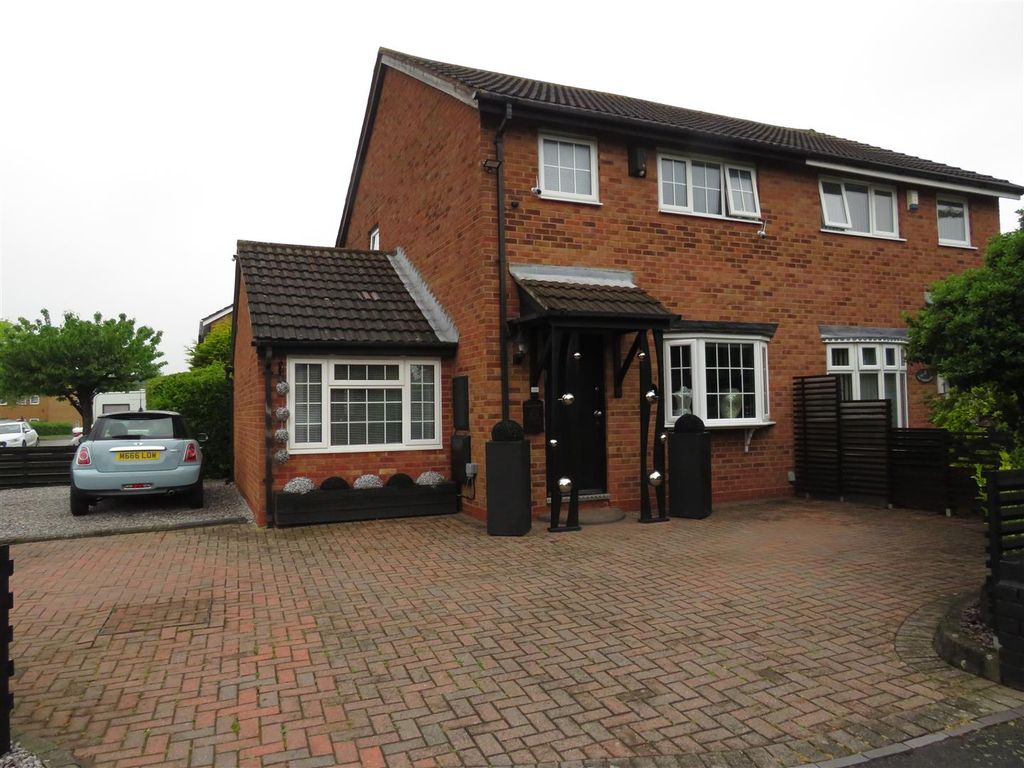 4 bed semidetached house for sale in Harborough Drive, Castle Bromwich, Birmingham B36 Zoopla