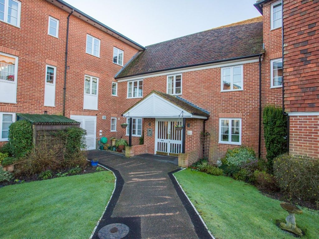 1 bed flat for sale in Station Road West, Canterbury CT2, £95,000 Zoopla