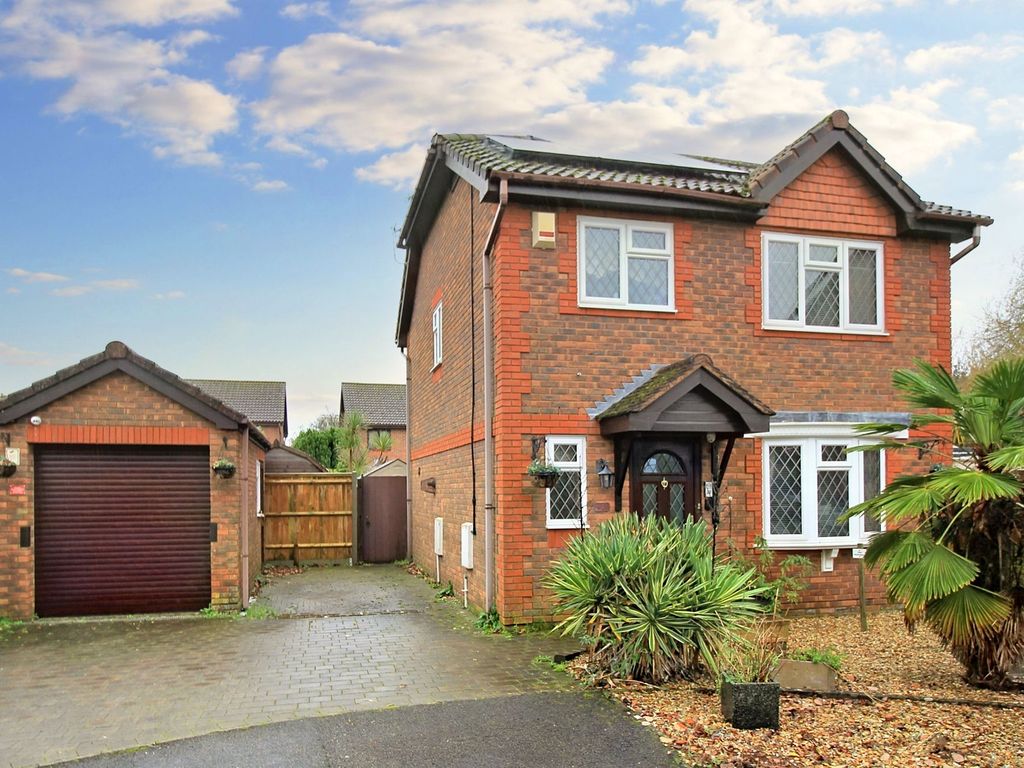 3 bed detached house for sale in Rothschild Close, Waterside Park
