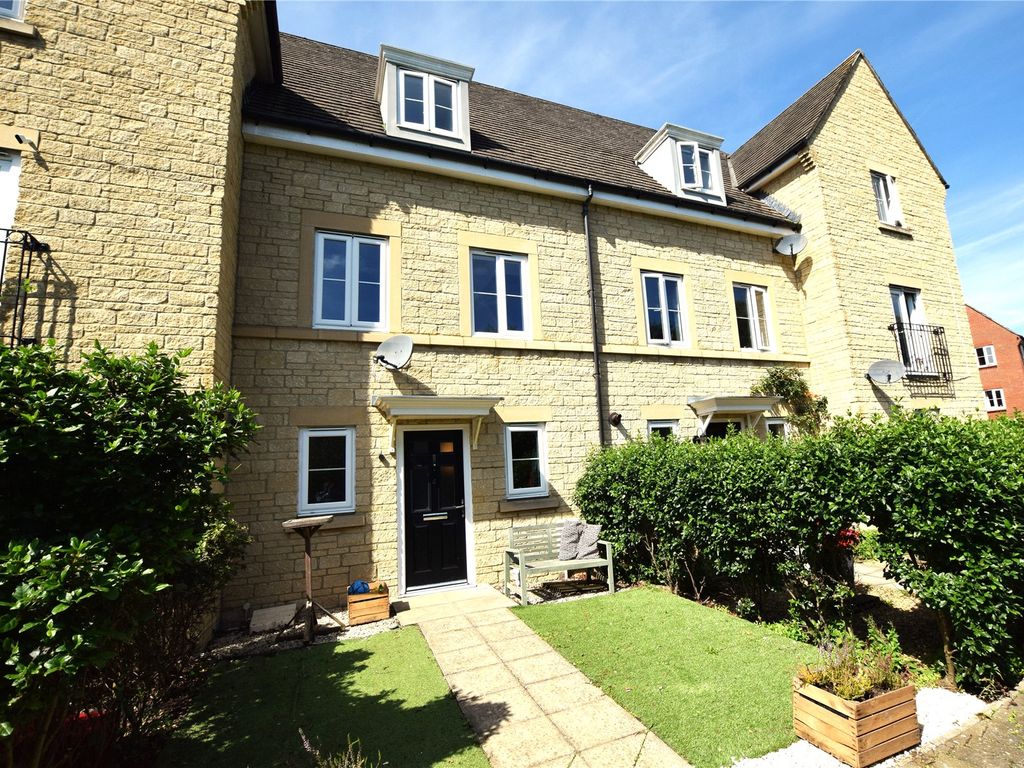 4 bed end terrace house for sale in Brimpsfield Lane, Tuffley