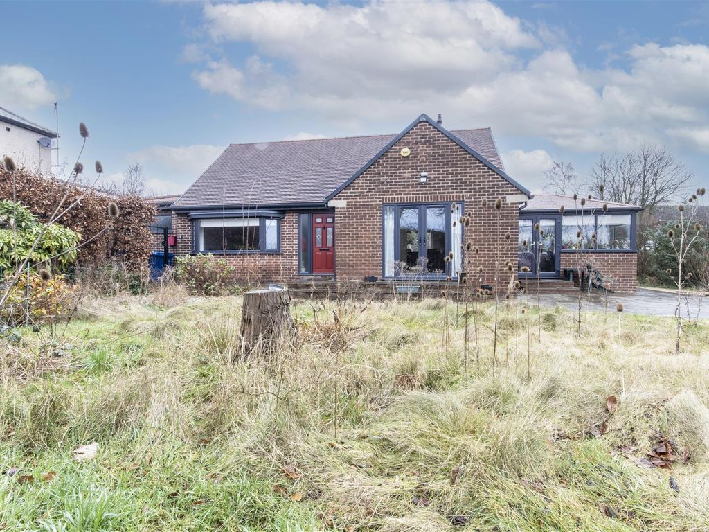 3 bed detached bungalow for sale in Hady Hill, Hady, Chesterfield S41