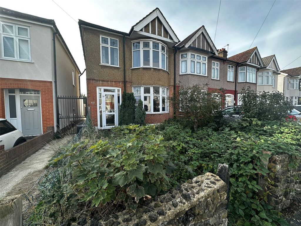 3 bed semidetached house for sale in Burnway, Hornchurch RM11, £