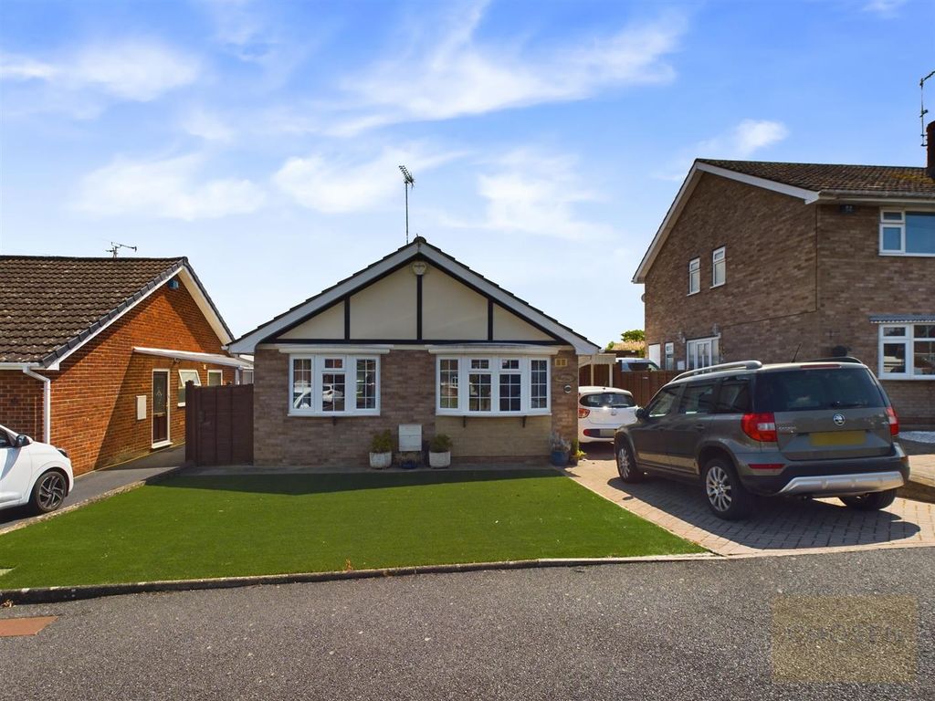 2 bed detached bungalow for sale in Oldbury Orchard, Churchdown