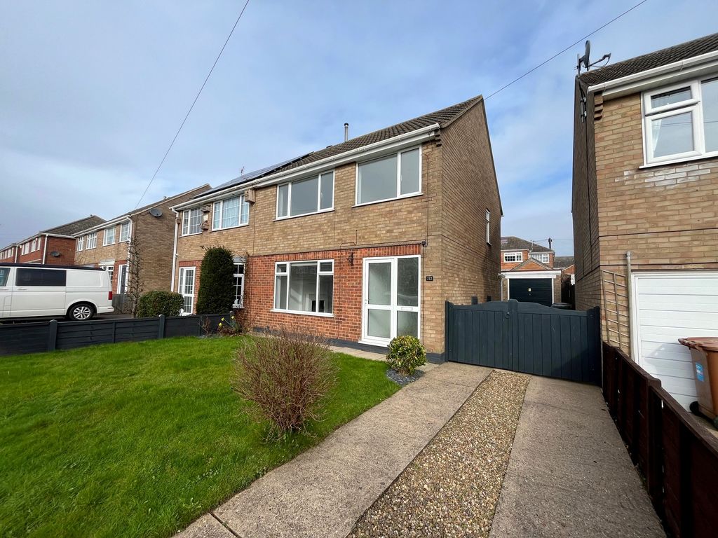 3 bed semidetached house to rent in St. Nicholas Drive, Wybers Wood
