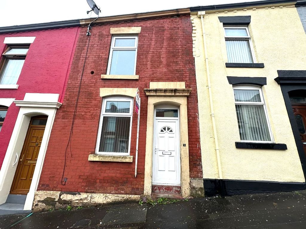 2 bed terraced house to rent in Earl Street, Blackburn BB1, £700 pcm