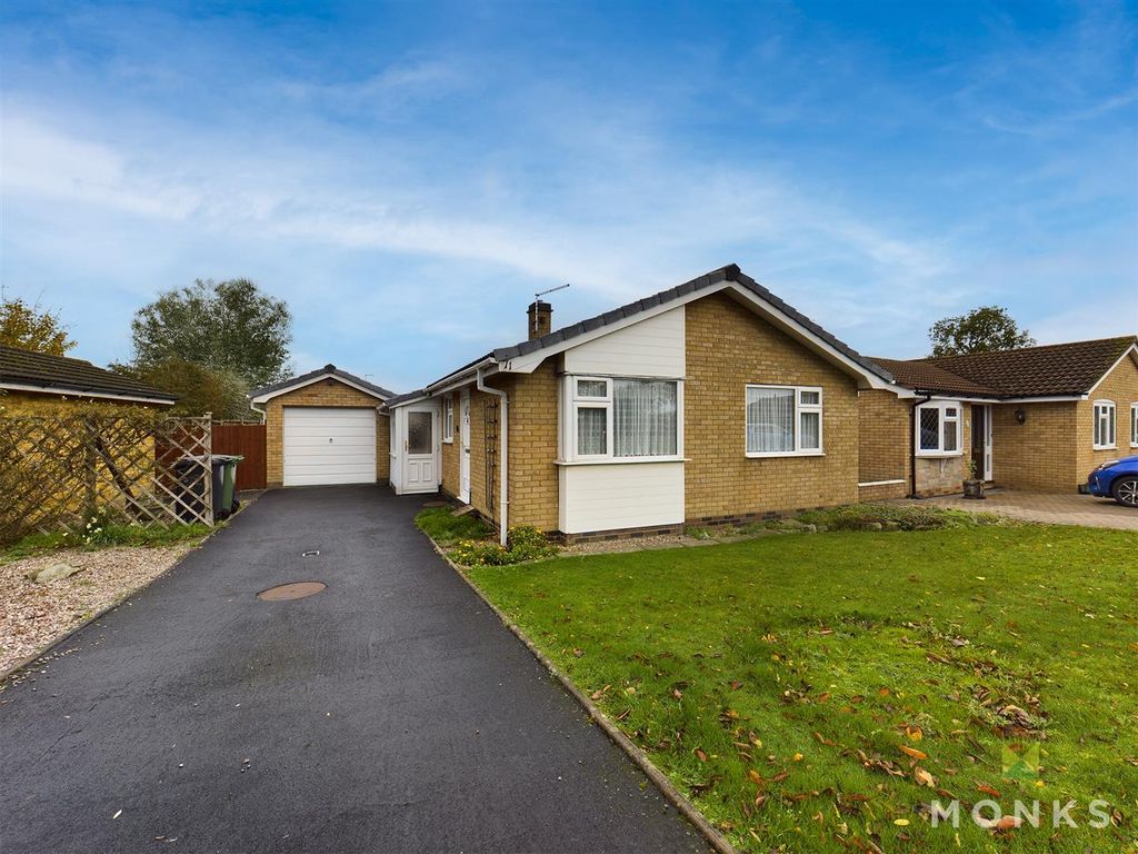2 bed detached bungalow for sale in Trentham Road, Wem, Shrewsbury SY4