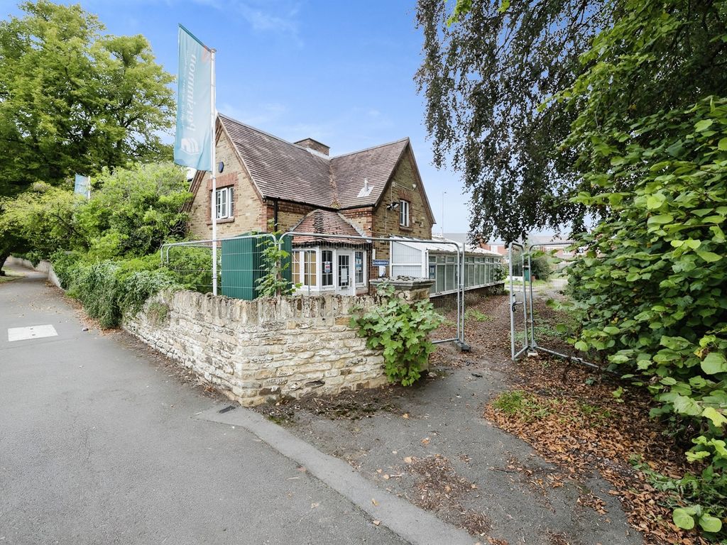 3 bed detached house for sale in Boughton Green Road, Kingsthorpe