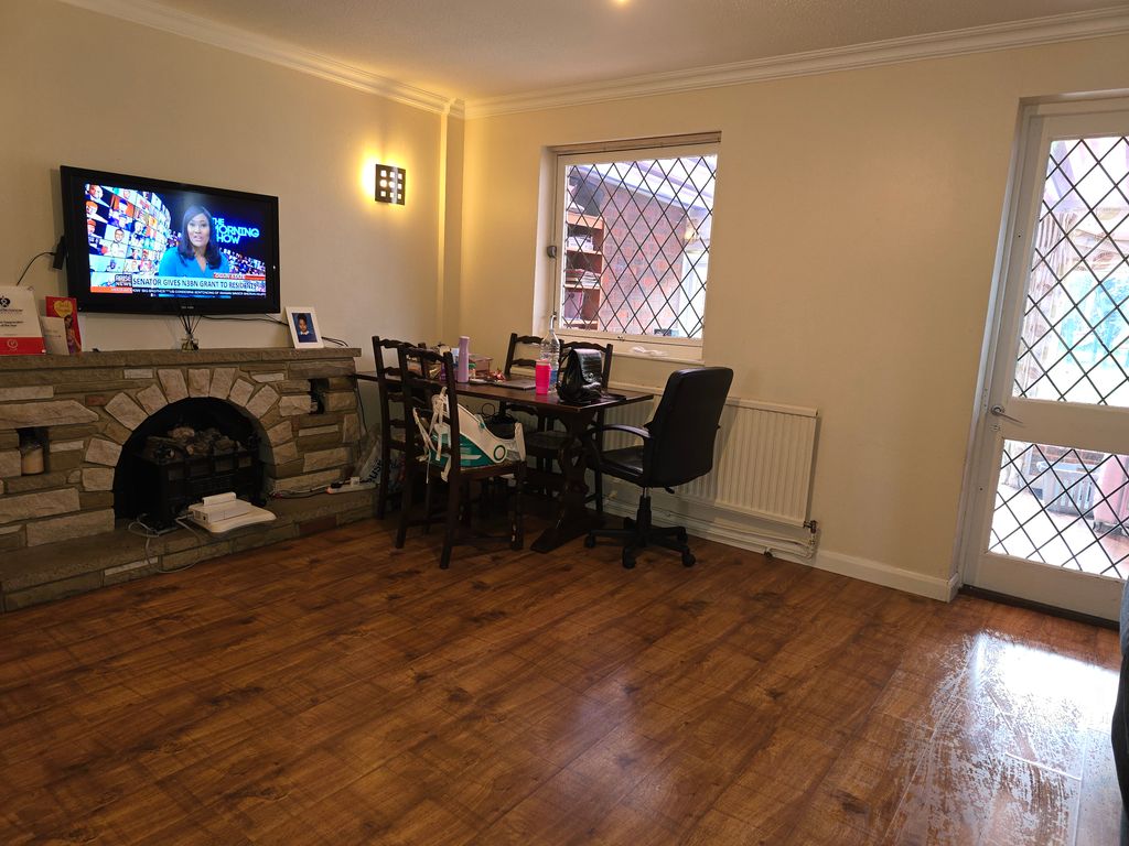 3 bed end terrace house for sale in Duddington Close, London SE9, £