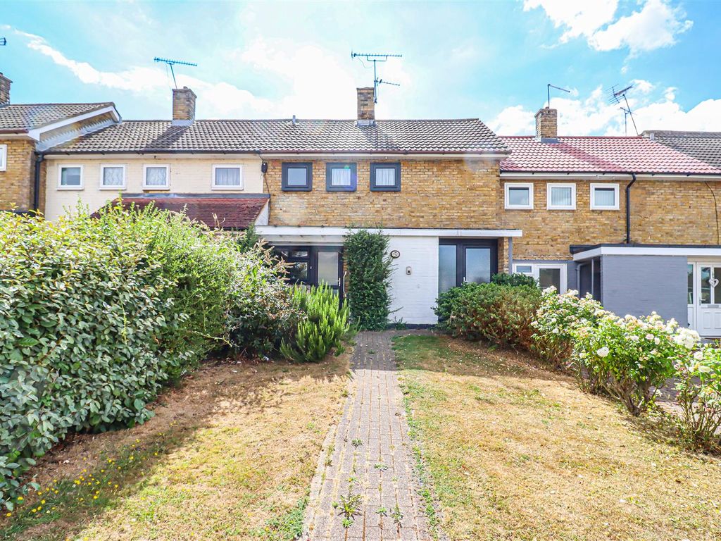 2 bed terraced house for sale in Turpins, Fryerns SS14 Zoopla