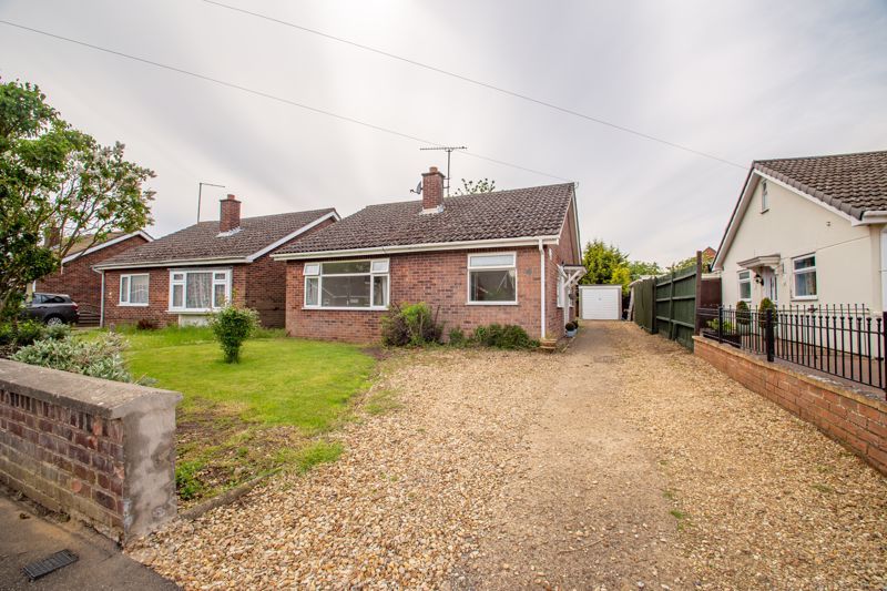 3 bed bungalow for sale in Woodland Lea, Helpston, Peterborough PE6