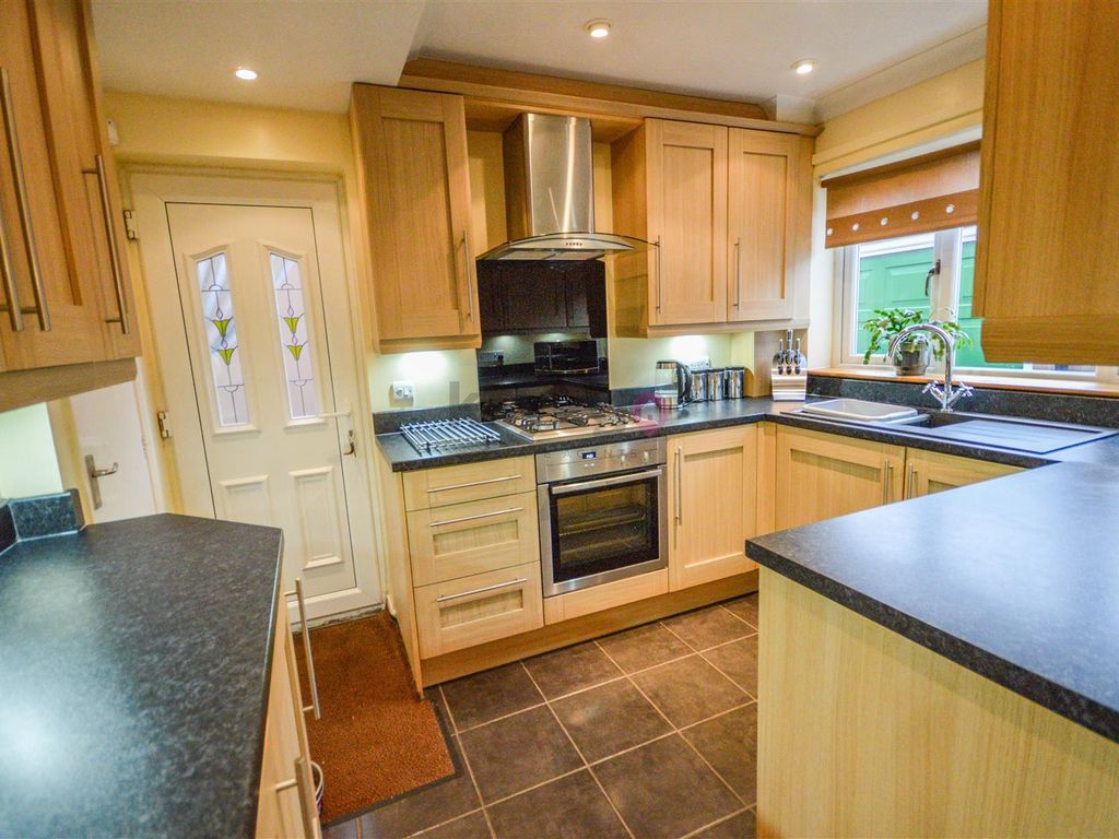 3 bed detached house for sale in Birley Moor Close, Sheffield S12, £