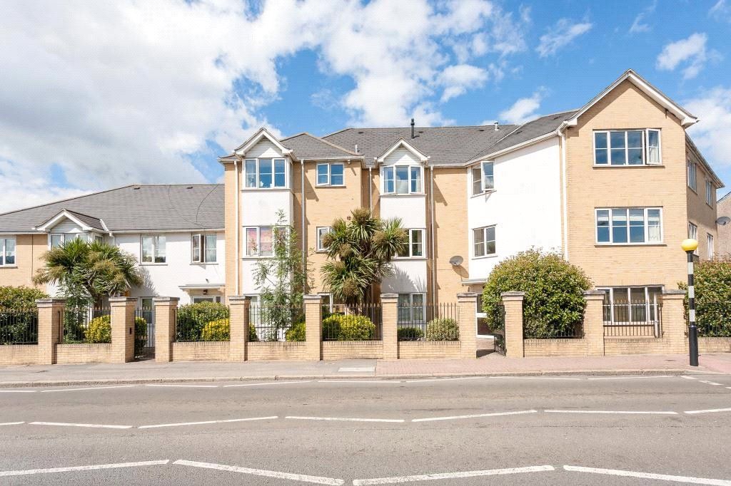 2 bed flat for sale in Erith Road, Northumberland Heath, Kent DA8, £