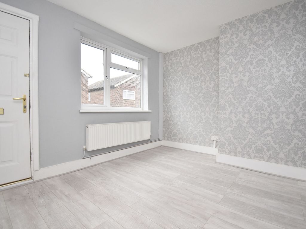 2 bed terraced house to rent in Taunton Road, Northfleet, Gravesend