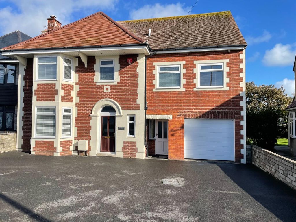 4 bed detached house for sale in Portland Road, Wyke Regis, Weymouth