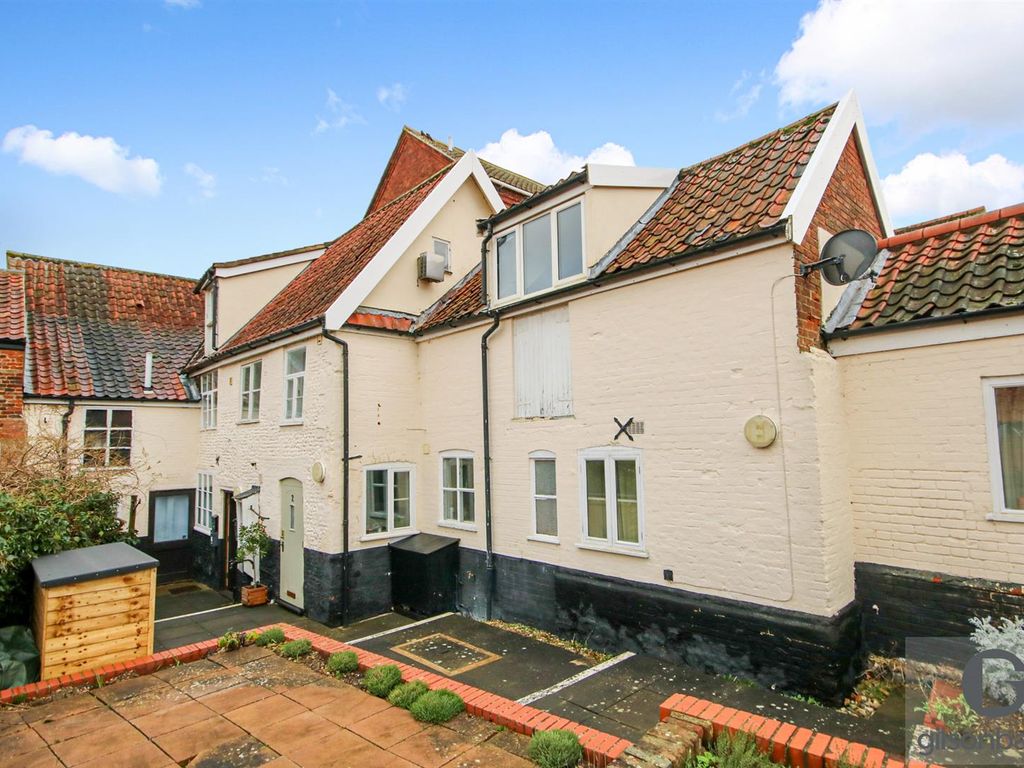 Studio for sale in Consort House, Brewery Lane, Wymondham NR18, £65,000