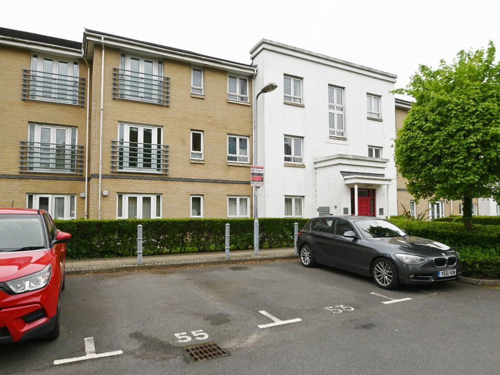 2 bed flat for sale in Sovereign Heights, Langley, Berkshire SL3 Zoopla