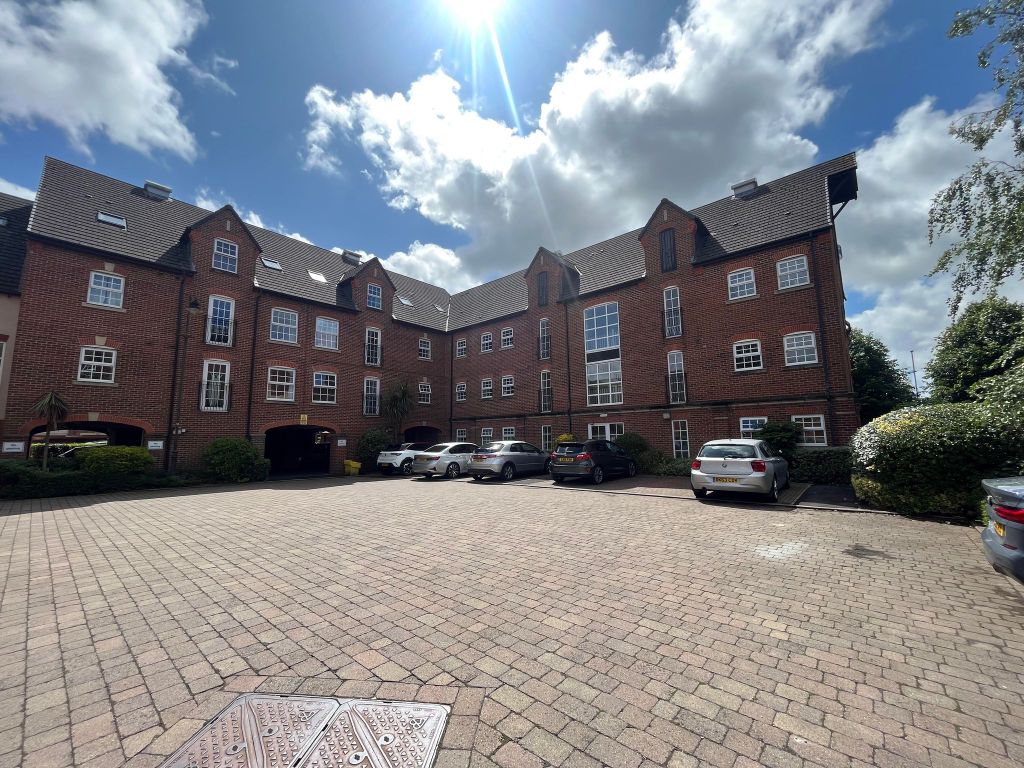 2 bed flat to rent in Cordwainers Court, Buckshaw Village, Chorley PR7