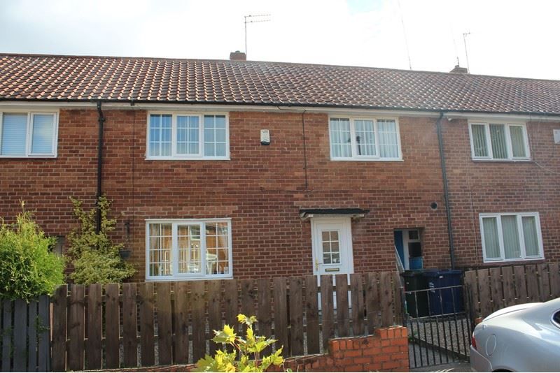 3 bed terraced house to rent in Hillsview Avenue, Kenton, Newcastle