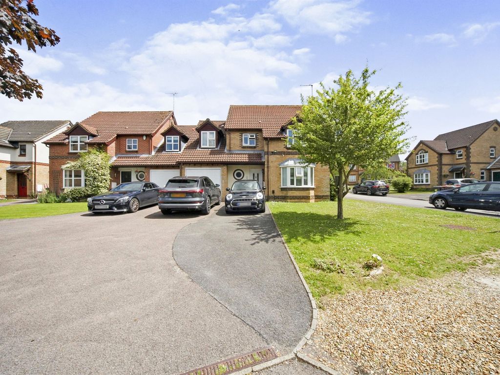 5 bed linkdetached house for sale in The Belfry, Luton LU2 Zoopla