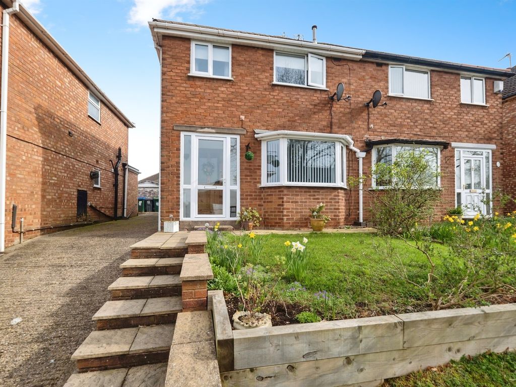 3 bed semidetached house for sale in Sycamore Road, Great Barr