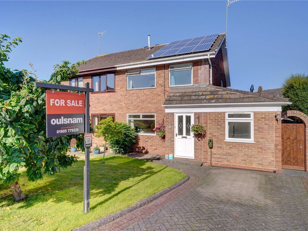 3 bed semidetached house for sale in Leigh Grove, Droitwich