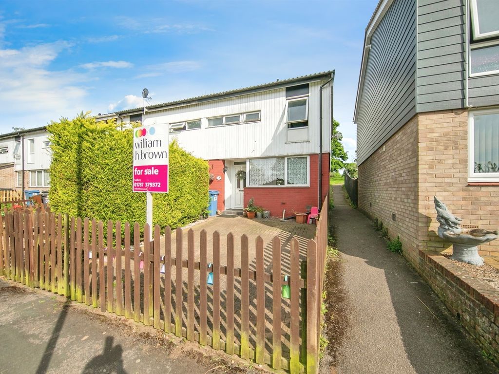 3 bed end terrace house for sale in Essex Avenue, Sudbury CO10, £
