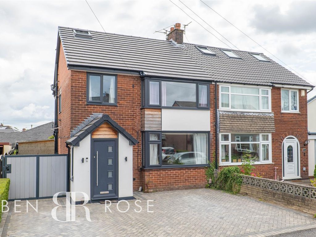 4 bed semidetached house for sale in Albany Drive, WaltonLeDale