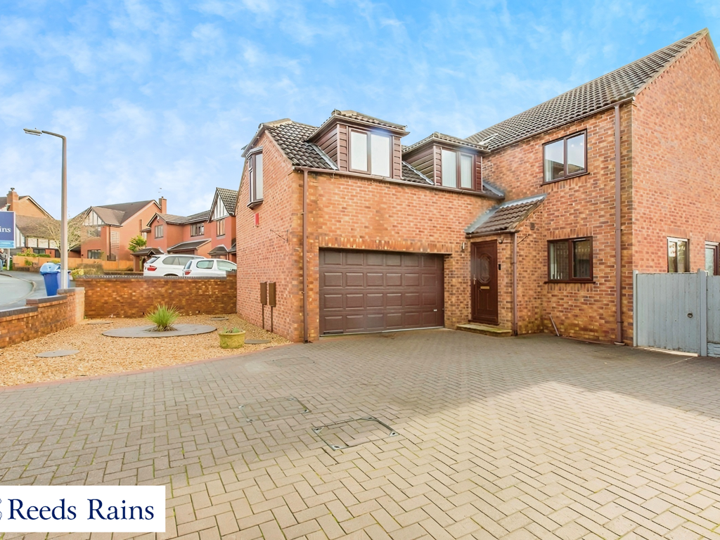 4 bed detached house for sale in Terrington Drive, Newcastle