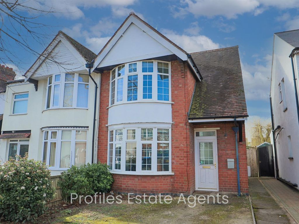 3 bed property to rent in Merevale Avenue, Hinckley LE10, £850 pcm Zoopla