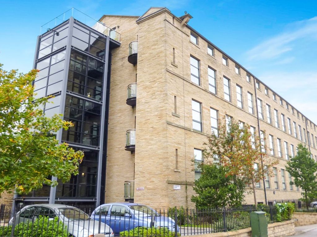 2 bed flat for sale in Cavendish Court, Drighlington, Bradford, West