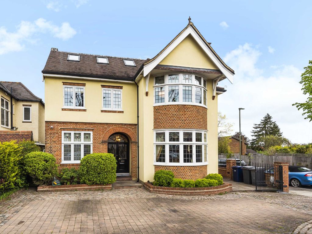 5 bed detached house for sale in Chandos Avenue, London N20, £2,750,000