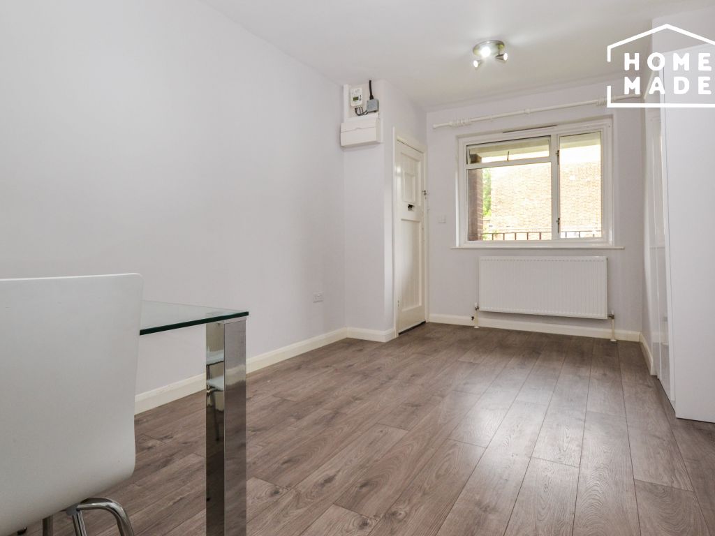 Studio to rent in Churston Close, Tulse Hill, London SW2 Zoopla