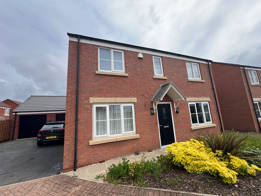 4 bed houseboat to rent in Barnsdale Drive, Hampton Gardens