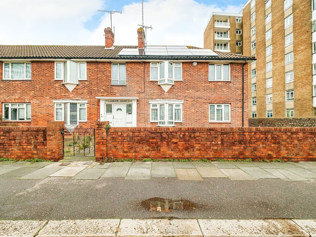 2 bed flat for sale in Brighton Road, Worthing BN11, £285,000 Zoopla