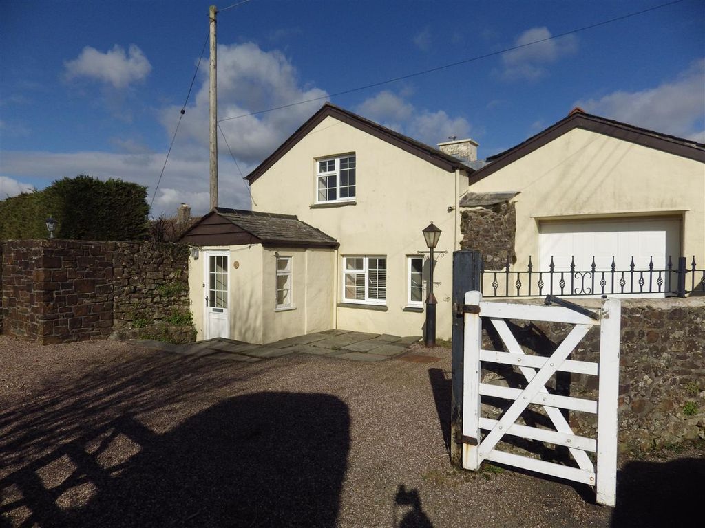 4 bed cottage to rent in Holsworthy, Devon EX22, £995 pcm Zoopla